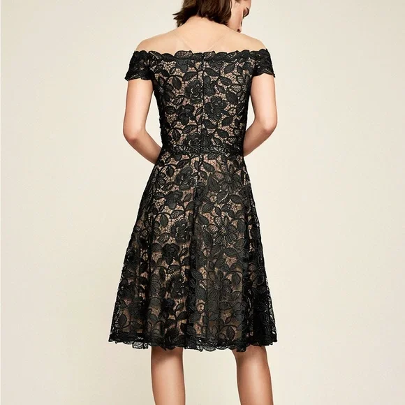 Tadashi Shoji Elidi Off Shoulder Lace Dress Black Size 16 Formal Cocktail - Picture 2 of 10